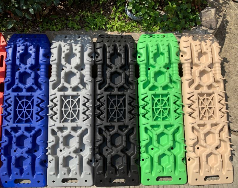 Alas Traksi Karet untuk Mobil  - Recovery Tracks Traction Boards ulasan dan harga